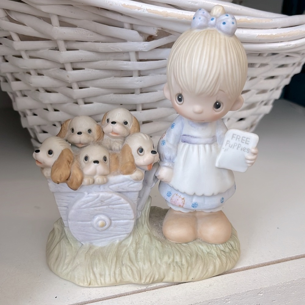 Precious Memories 1977 God Loveth a Cheerful Giver Free Puppies Figurine
